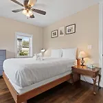 Entire 3-Br Row House In Peaceful Kingman Park Dc