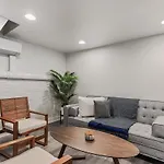 Garden-Level 2-Br Apt In Historic Petworth Home