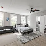 Studio In Dupont, Washington Dc
