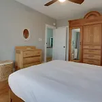 Sojourn Eclectic Capitol Hill Home Sleeps 4