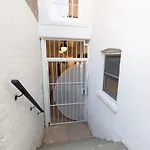 Delightful Apt In The Heart Of Dupont