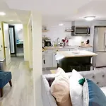 Cozy Industrial Bijou Studio With Parking