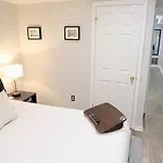 Trendy Apt In Bloomingdale - Parking