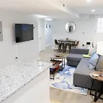 Trendy Apt In Bloomingdale - Parking