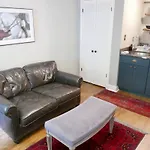 Amazing Location - Close To Union Station