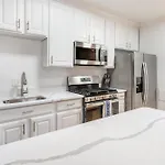 Spacious 4Br Dc Townhouse With Jacuzzi & Parking