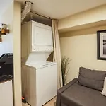 1Br Queen Suite W Secure Parking And Fiberoptics