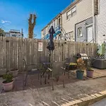 1Br Queen Suite W Secure Parking And Fiberoptics