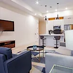 Vibrant 2-Br Luxe Flat Adjacent Eastern Market Walk To Metro Barracks Row Capitol Hill