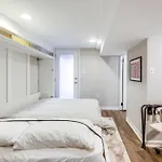 Walkable Location Modern Dc Apt With Yard Access!