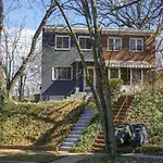 Hilltop Hangout In Washington Dc
