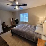 Capitol Hill Adj Home With Parking And Easy Access To Downtown