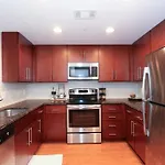 Luxury 2 Bed Apartment With Capitol View