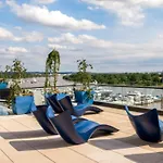 Global Luxury Suites At The Wharf