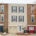 City Chic -- Your Walkable, Capitol Hill Home Away From Home!