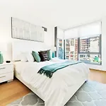 Global Luxury Suites At The Wharf