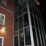 Penthouse Condo - Private Roof Deck & Free Parking