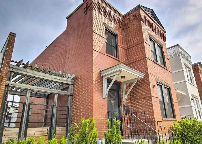 Modern D C Retreat With Private Outdoor Space!