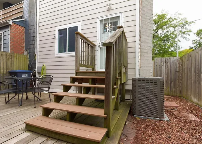 The Gray Corner House By Gallaudet 3 Bedroom 2 Ba