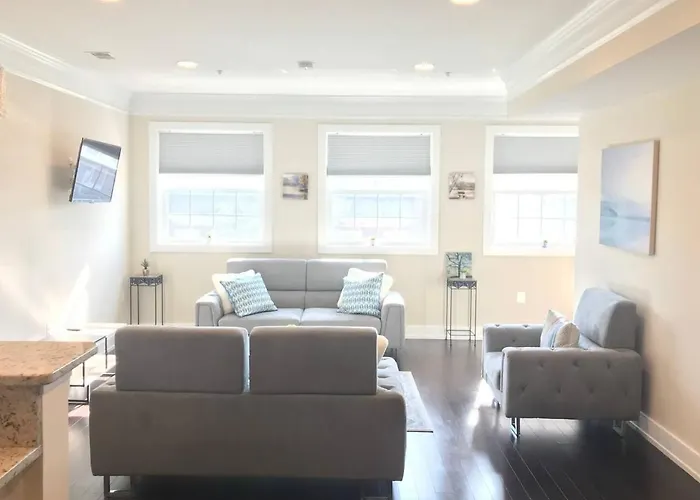 Entire Extra Large Luxury 3 Bedrooms Condo