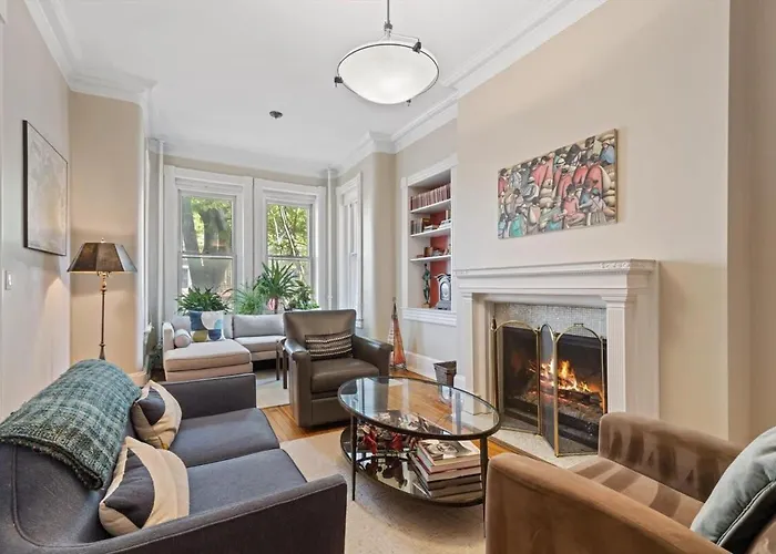 Capitol Hill Homestay Convenient To H St