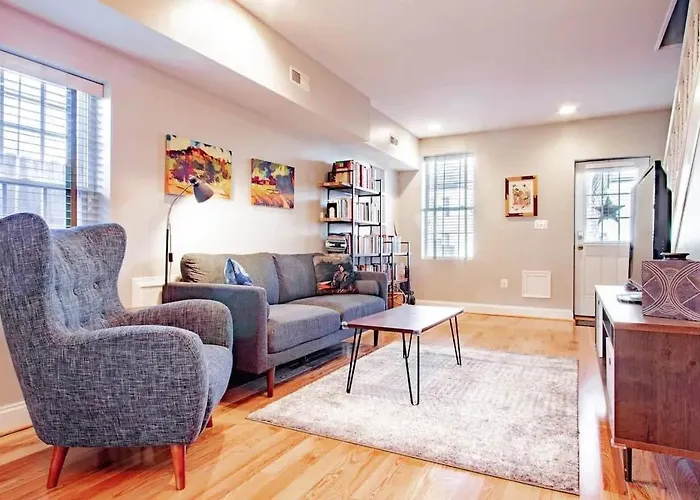 Family-Friendly Home For Travelers Near Subway