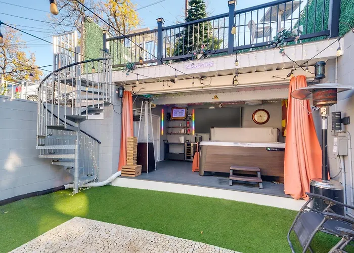 Washington, Dc, Home With Rooftop Game Room, Hot Tub