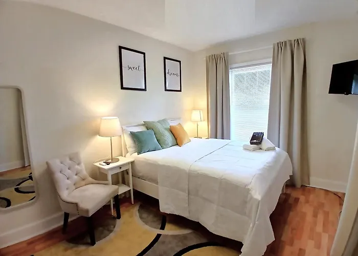 Lush Room In Washinton Dc