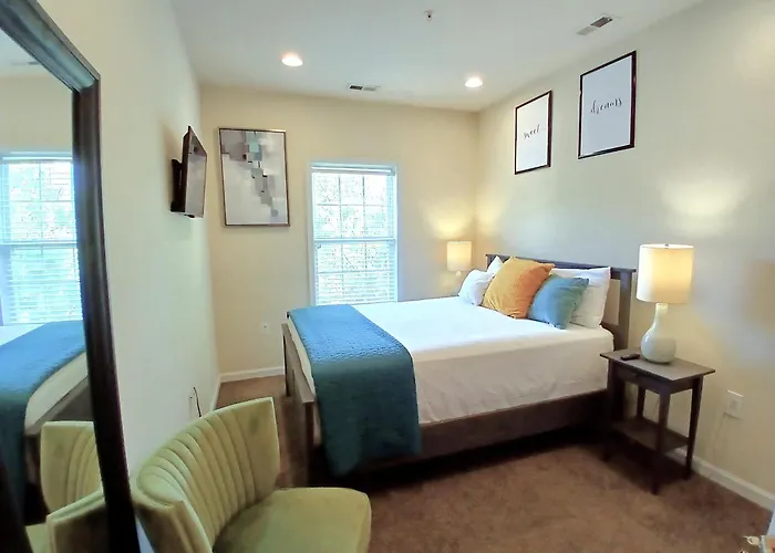 Luxury & Collected Private Room In Dc