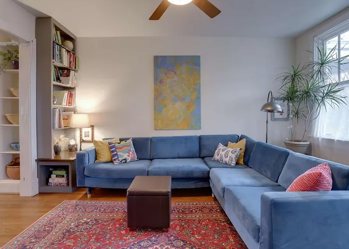 Sojourn Eclectic Capitol Hill Home Sleeps 4