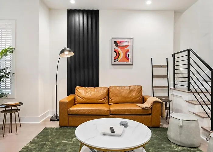 Modern Dc Home - 3 Bedroom With Parking