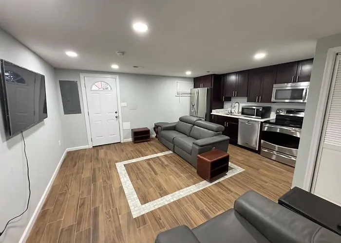 Cozy Apartment In Nw Dc - Private Parking