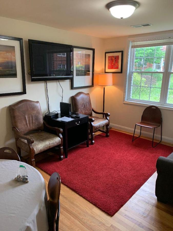 Affordable 2bdrm Home-free Parking Washington