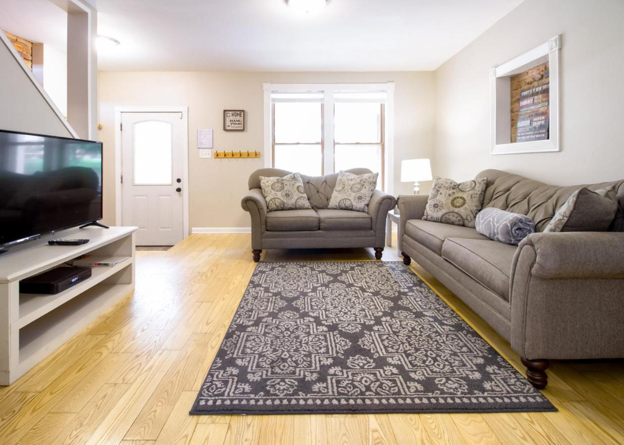 The Gray House By Gallaudet 4 Bedroom 3 Ba *