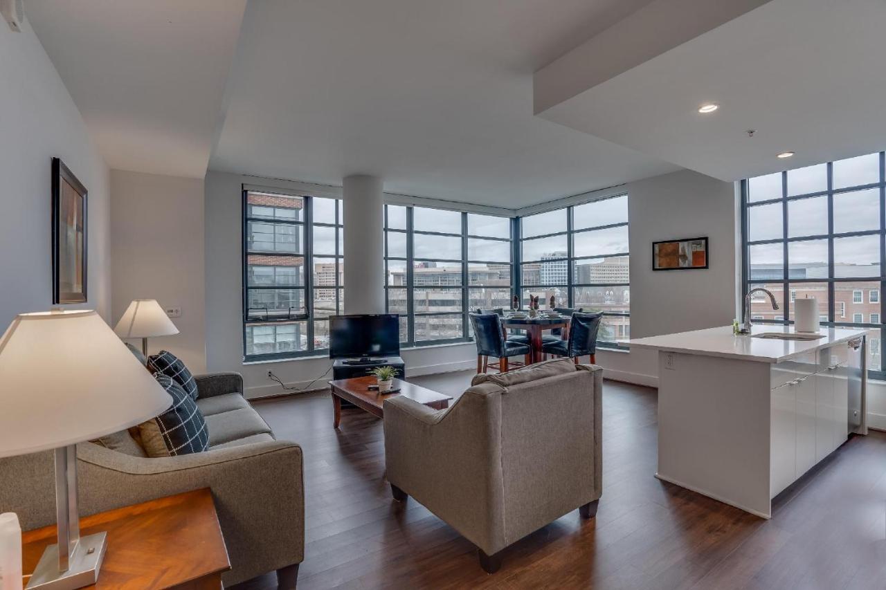 Southwest Waterfront 30 Day Stays Apartment
