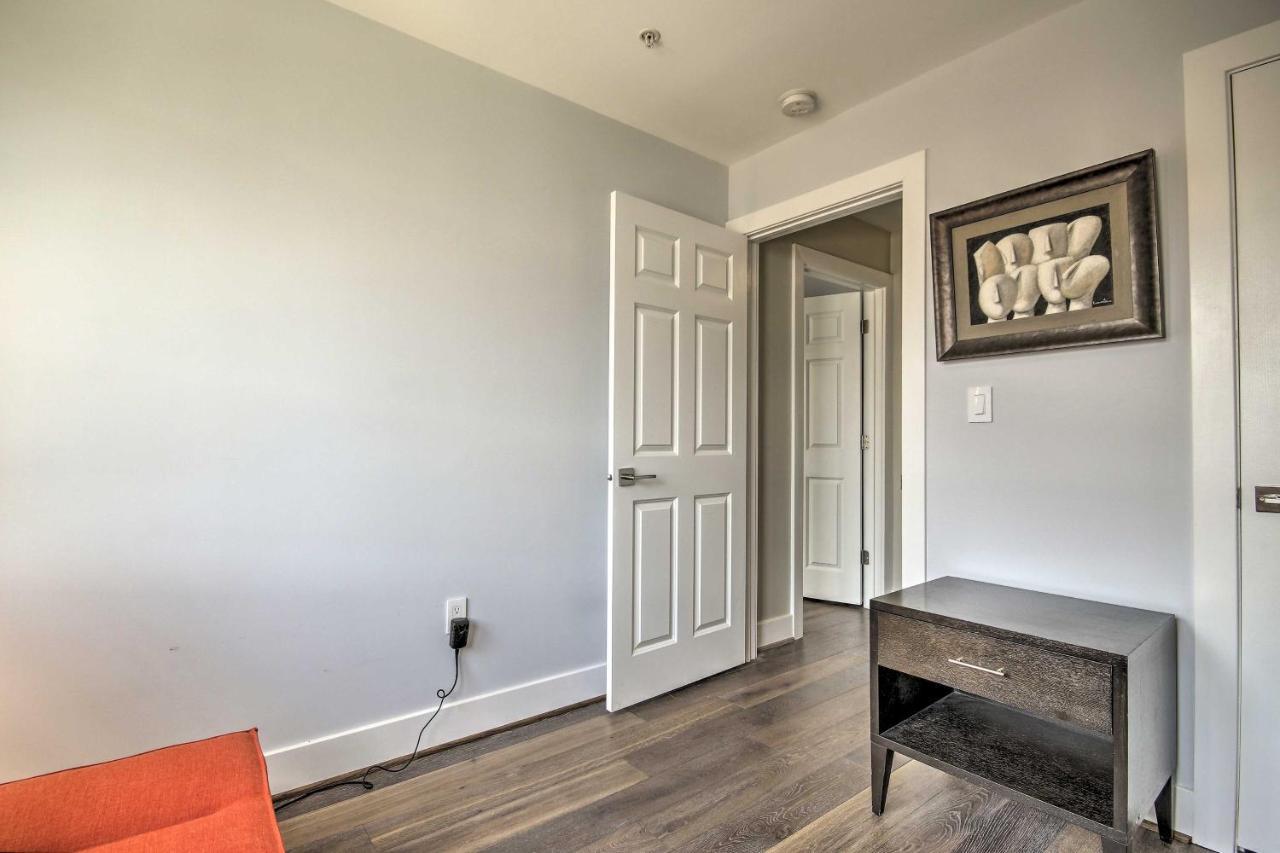 Modern D C Retreat With Private Outdoor Space! Holiday home