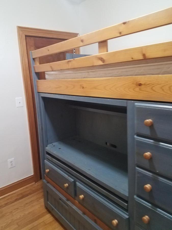 4br 2 Full Bath Sleeps 10 Large Yard 2 Cars *