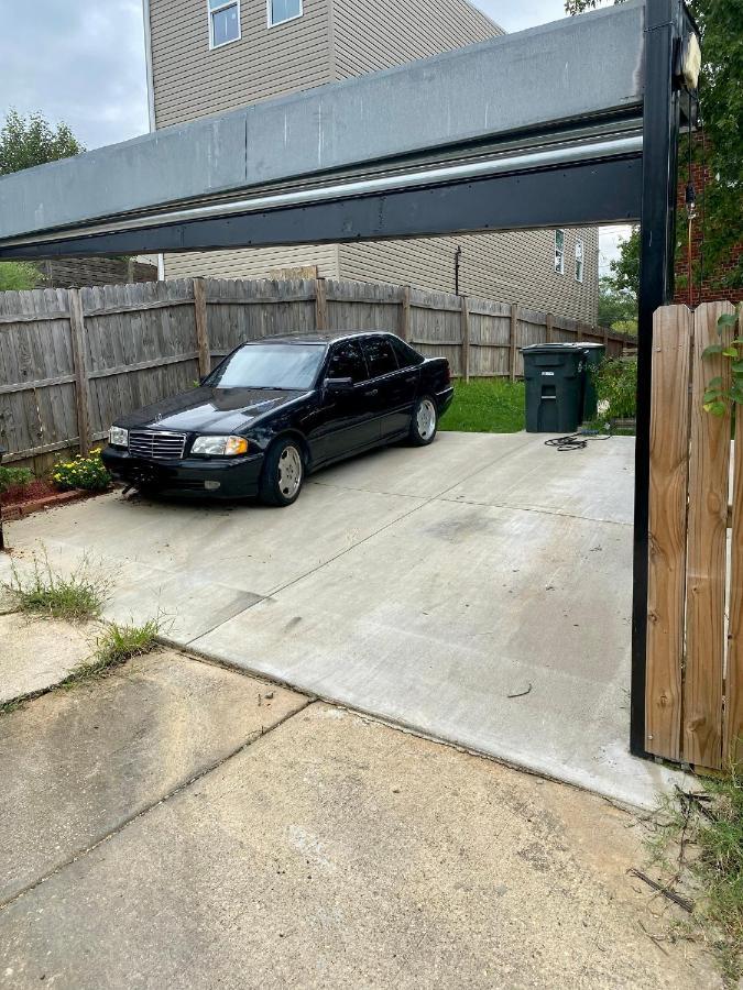 Urban Retreat Basement Only Two Blocks From Metro! Off Street Parking! * Washington