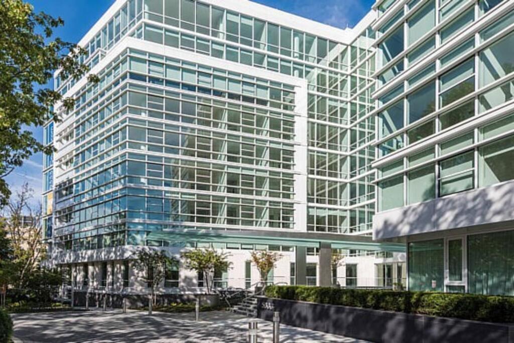 Modern, Chic, Great Location Washington