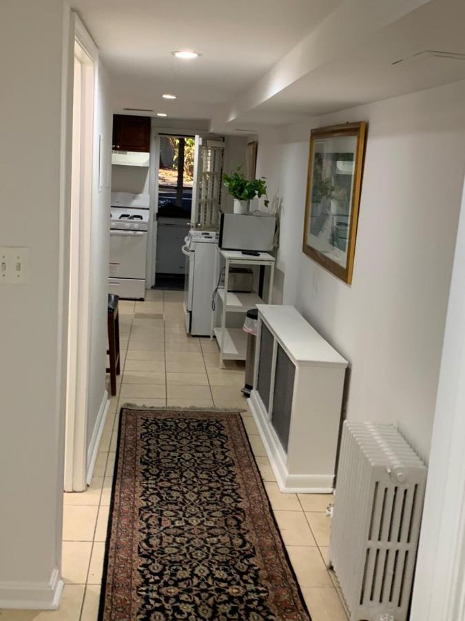 Apartment Renovated Basement 2bdrm Near Metro *