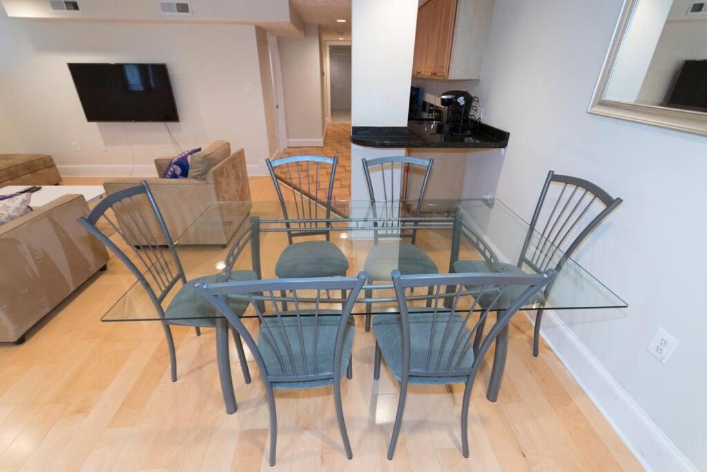 Apartment Cathedral Charmer-- 2 Bedroom Basement, With Garden Access Washington