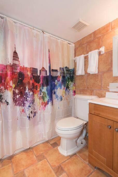 Cathedral Charmer-- 2 Bedroom Basement, With Garden Access Apartment Washington