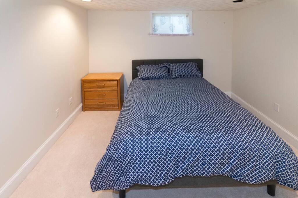 Apartment Cathedral Charmer-- 2 Bedroom Basement, With Garden Access Washington