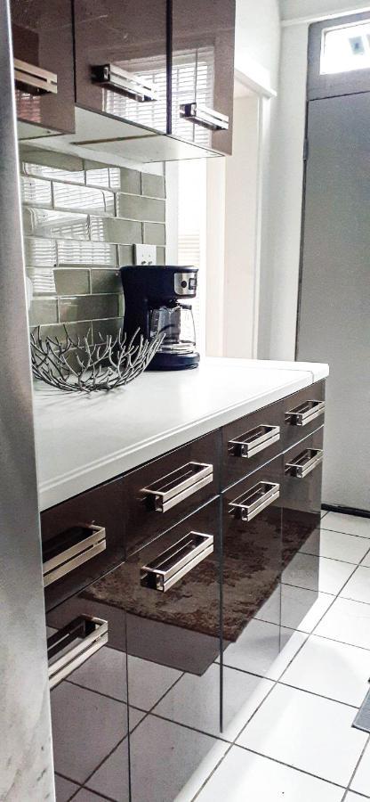 Beautiful On The Avenue Apartment *
