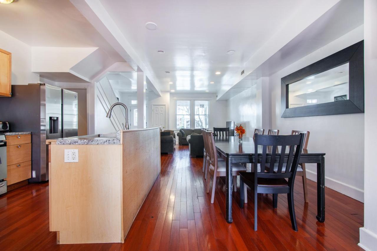 Spacious, Relaxing, 4 Bd 3.5 Ba In Petworth!