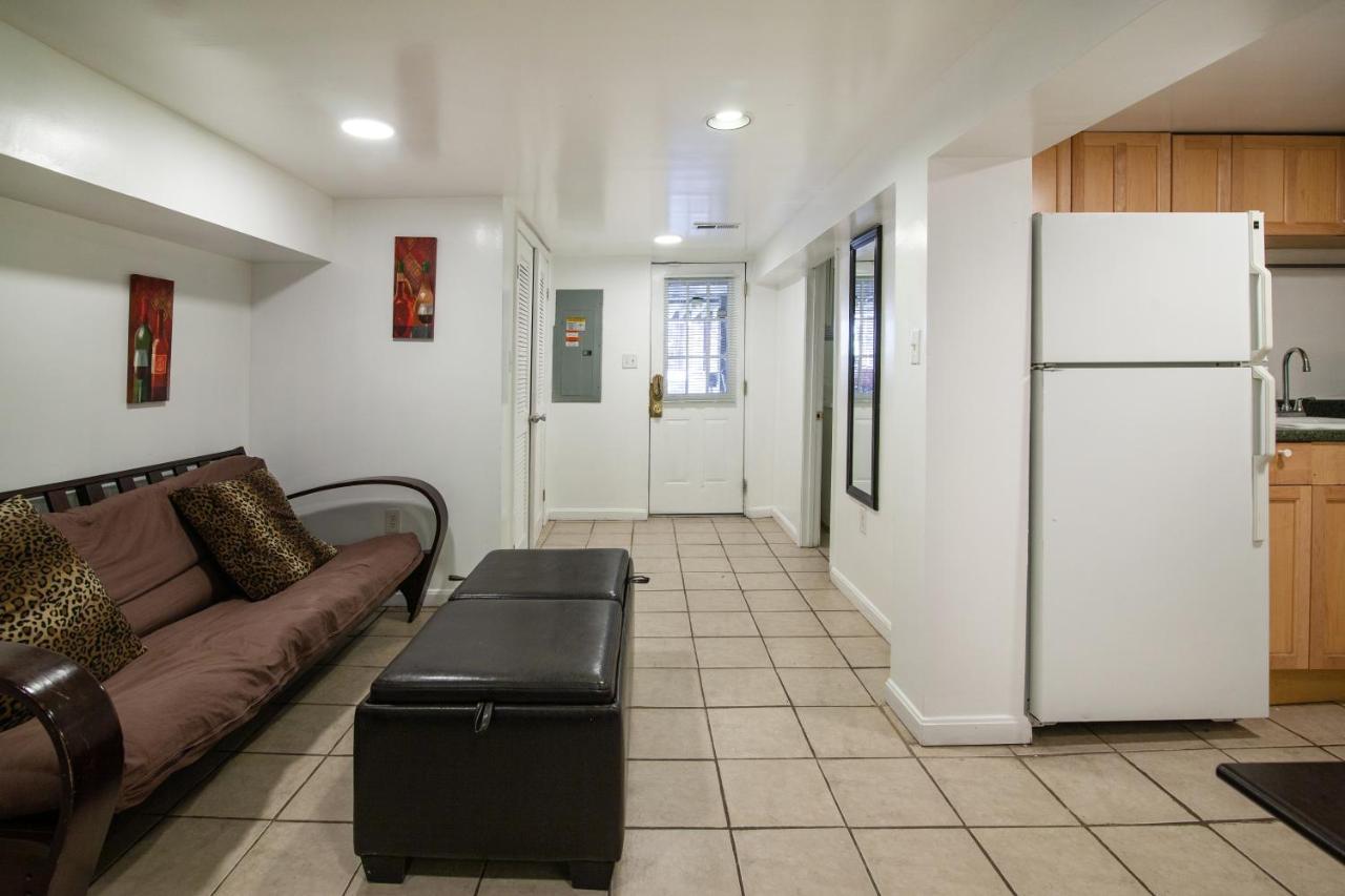 Spacious, Relaxing, 4 Bd 3.5 Ba In Petworth! Apartment Washington