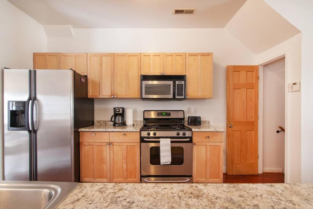 Relaxing, Spacious, Private, Walkable In Petworth! Holiday home *