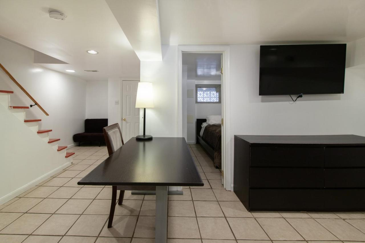 Spacious, Relaxing, 4 Bd 3.5 Ba In Petworth! *