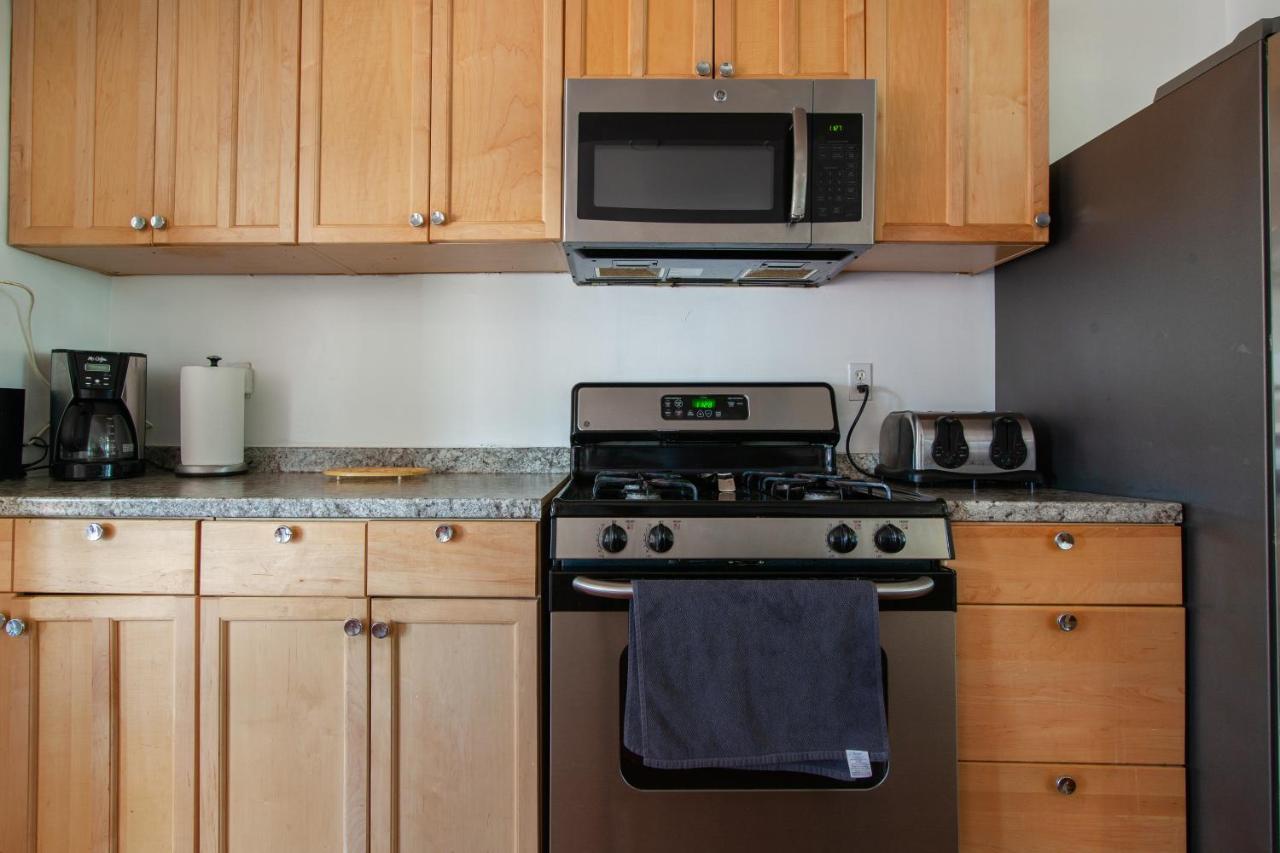 Apartment Spacious, Relaxing, 4 Bd 3.5 Ba In Petworth!