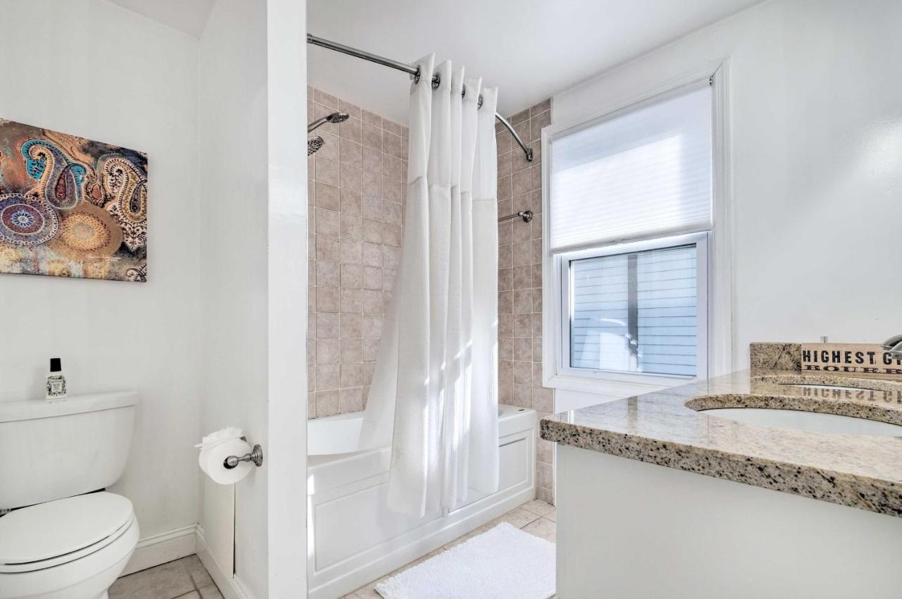 Ideally Located Dc With Pool Table And Patio Holiday home Washington